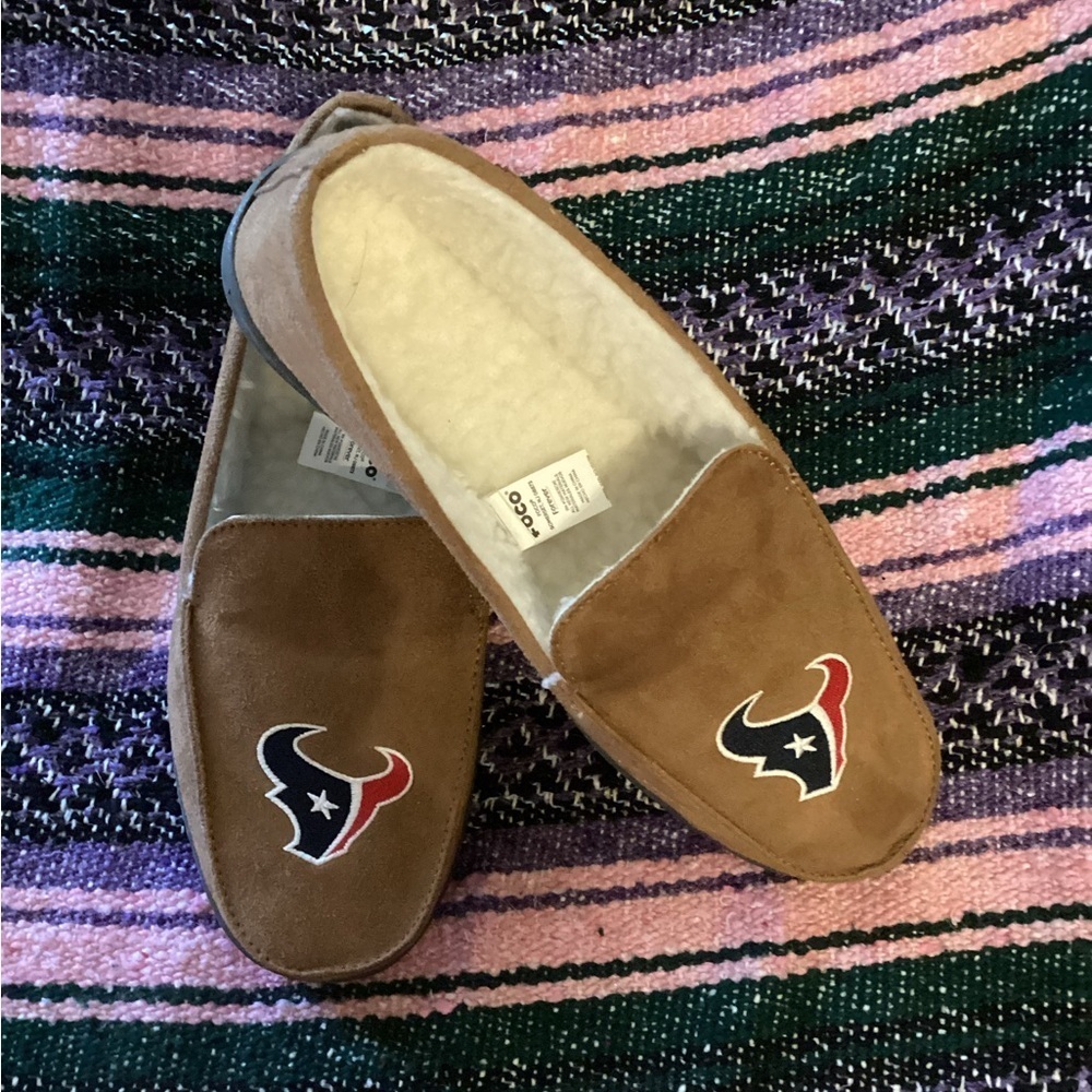 NWT-HOUSTON TEXANS NFL MENS BEIGE MOCCASIN SLIPPER-SZ M
Q2